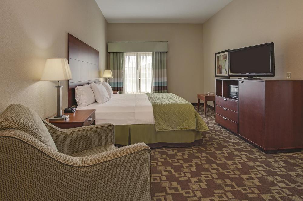 La Quinta By Wyndham Tupelo Hotel Exterior photo