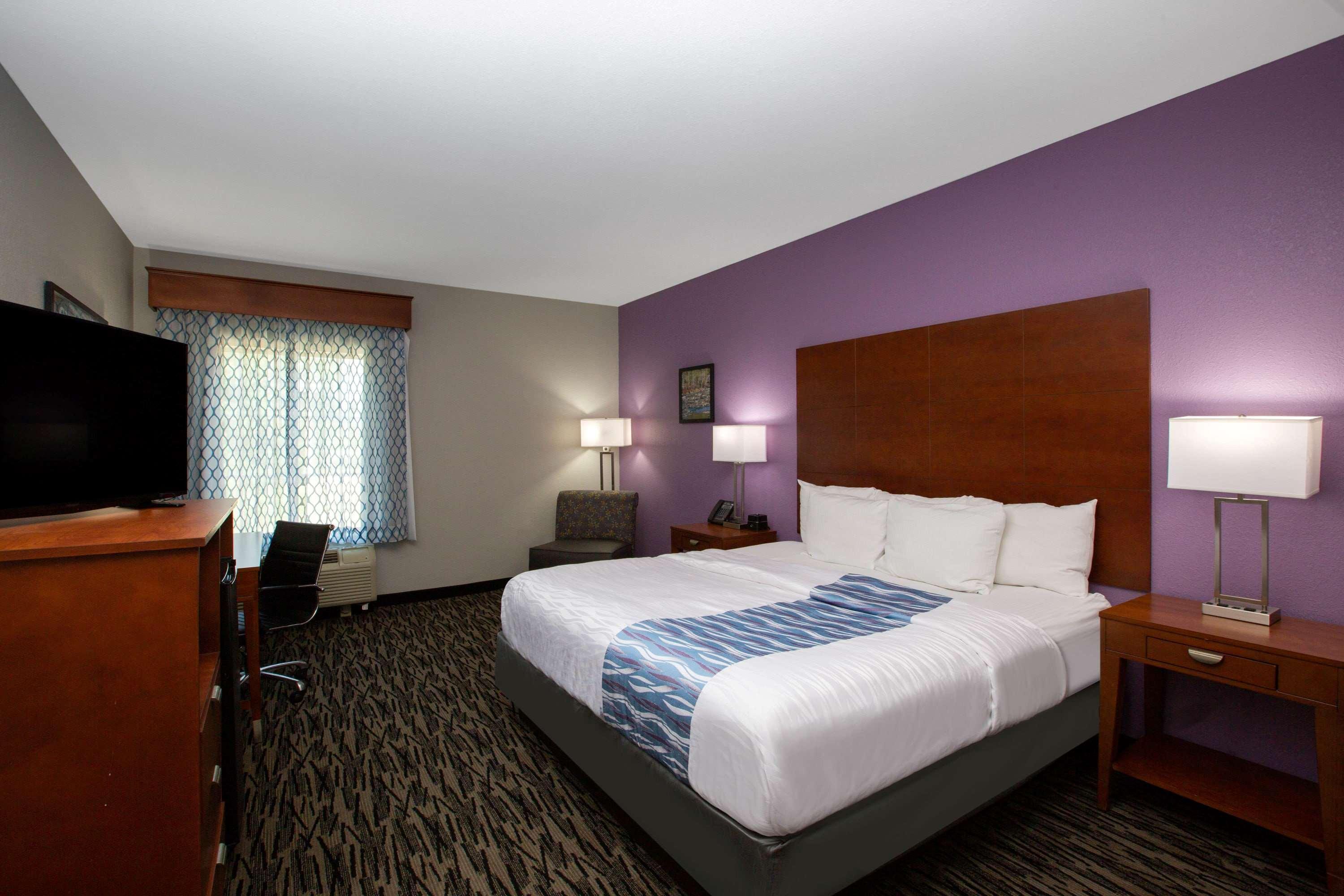 La Quinta By Wyndham Tupelo Hotel Exterior photo