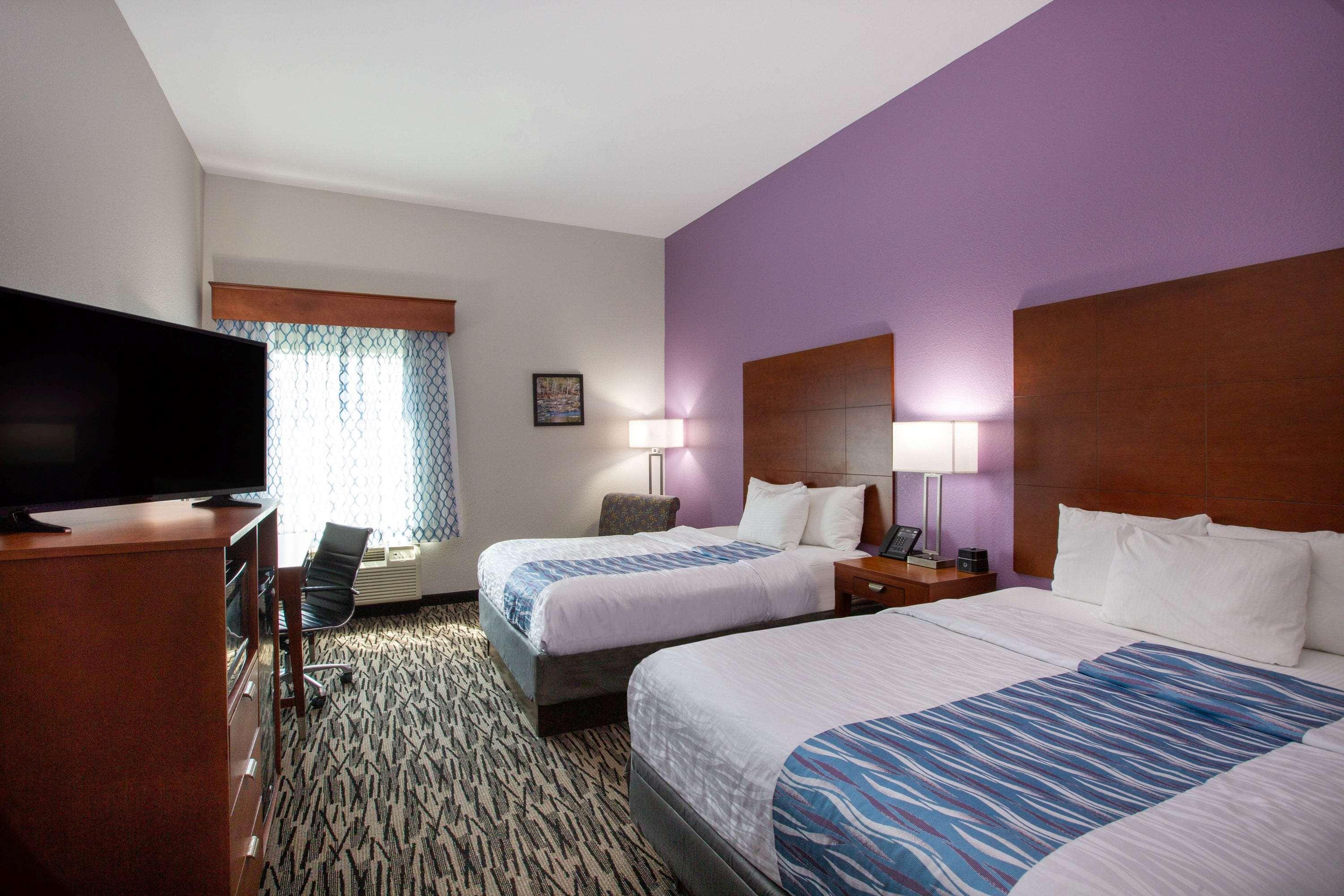 La Quinta By Wyndham Tupelo Hotel Exterior photo